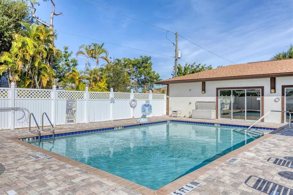 For Sale: $199,900 (2 beds, 2 baths, 1134 Square Feet)