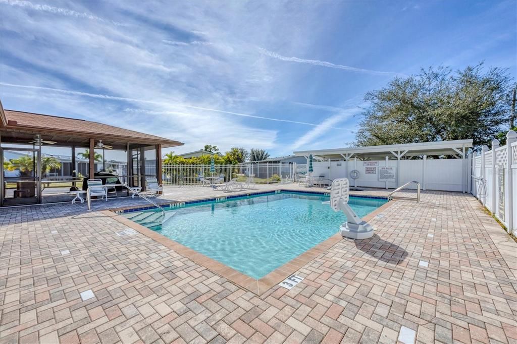 For Sale: $199,900 (2 beds, 2 baths, 1134 Square Feet)