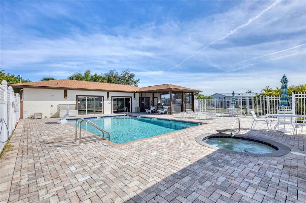 For Sale: $199,900 (2 beds, 2 baths, 1134 Square Feet)