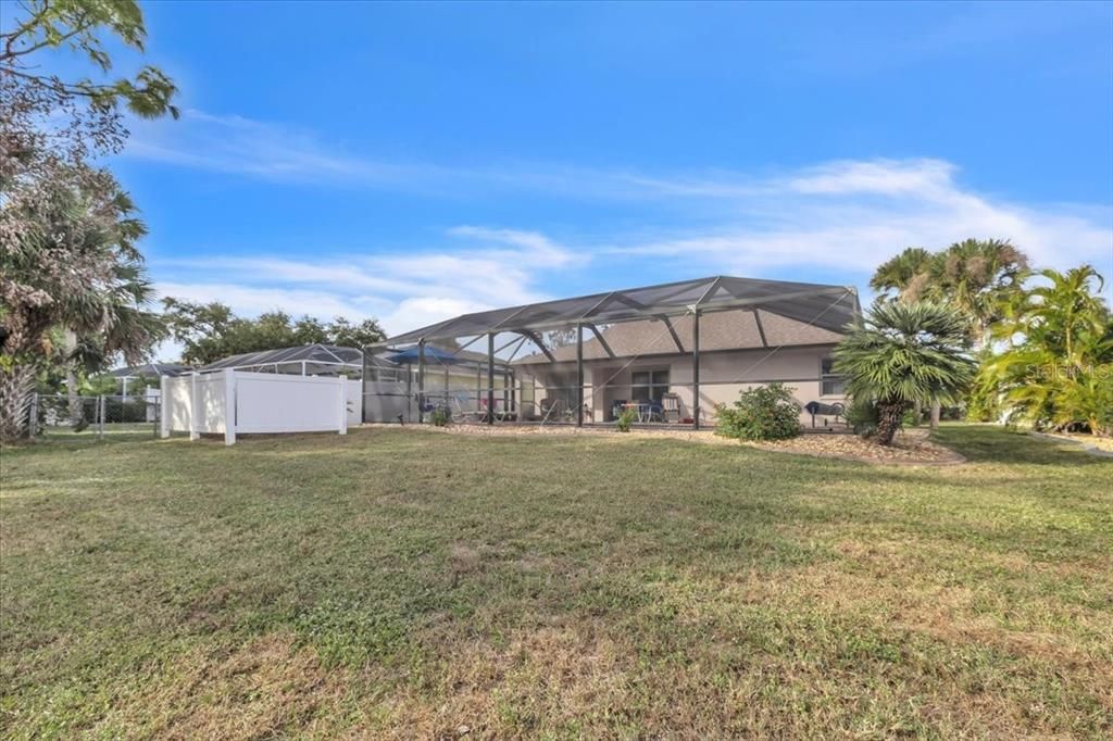 Active With Contract: $324,900 (3 beds, 2 baths, 1354 Square Feet)