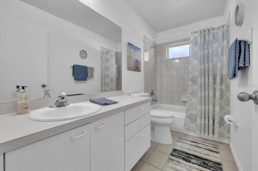 Active With Contract: $324,900 (3 beds, 2 baths, 1354 Square Feet)