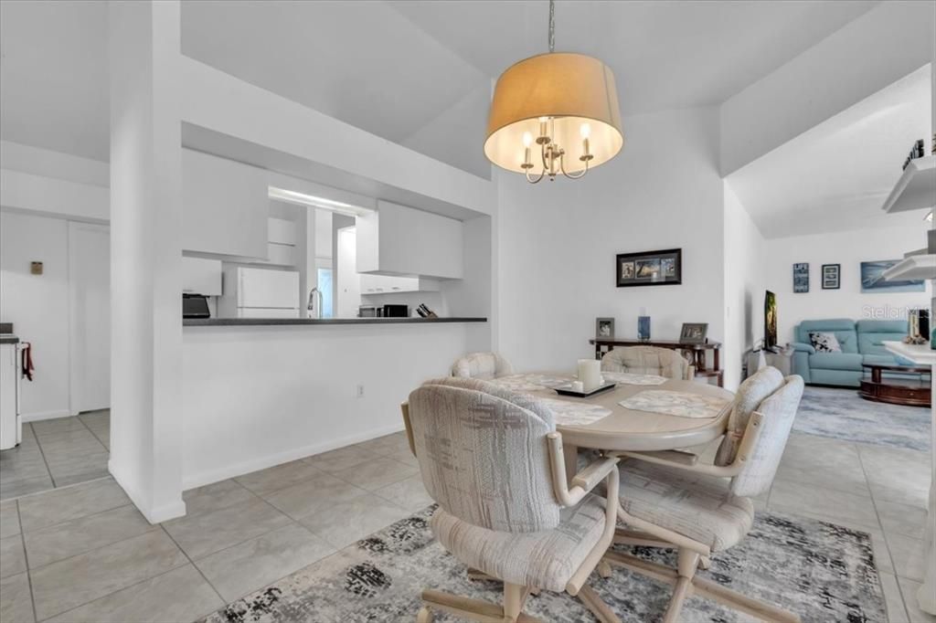 Active With Contract: $324,900 (3 beds, 2 baths, 1354 Square Feet)