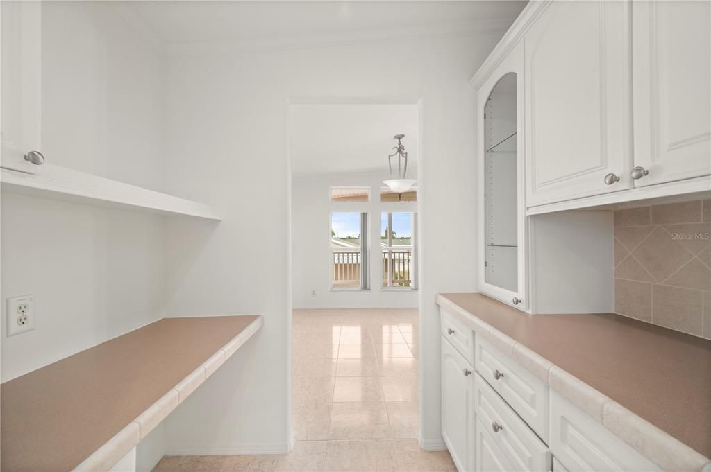 For Sale: $322,500 (2 beds, 2 baths, 1620 Square Feet)