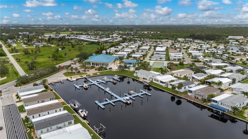 For Sale: $322,500 (2 beds, 2 baths, 1620 Square Feet)