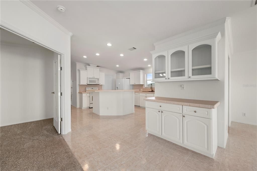 For Sale: $322,500 (2 beds, 2 baths, 1620 Square Feet)