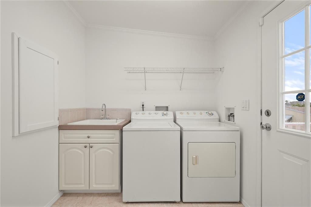 For Sale: $322,500 (2 beds, 2 baths, 1620 Square Feet)