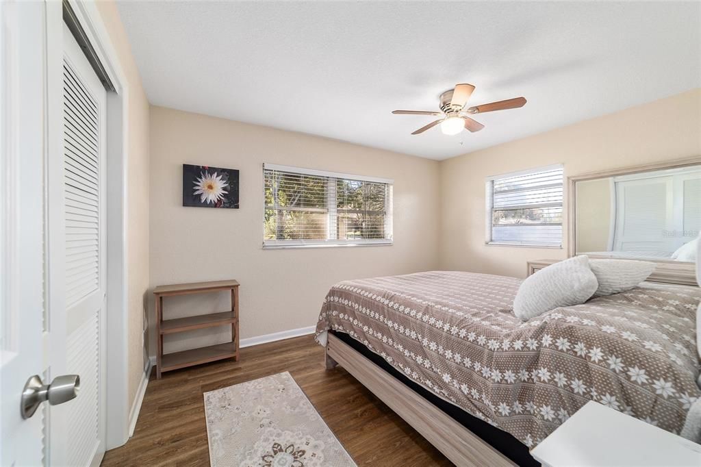 For Sale: $205,000 (2 beds, 1 baths, 816 Square Feet)