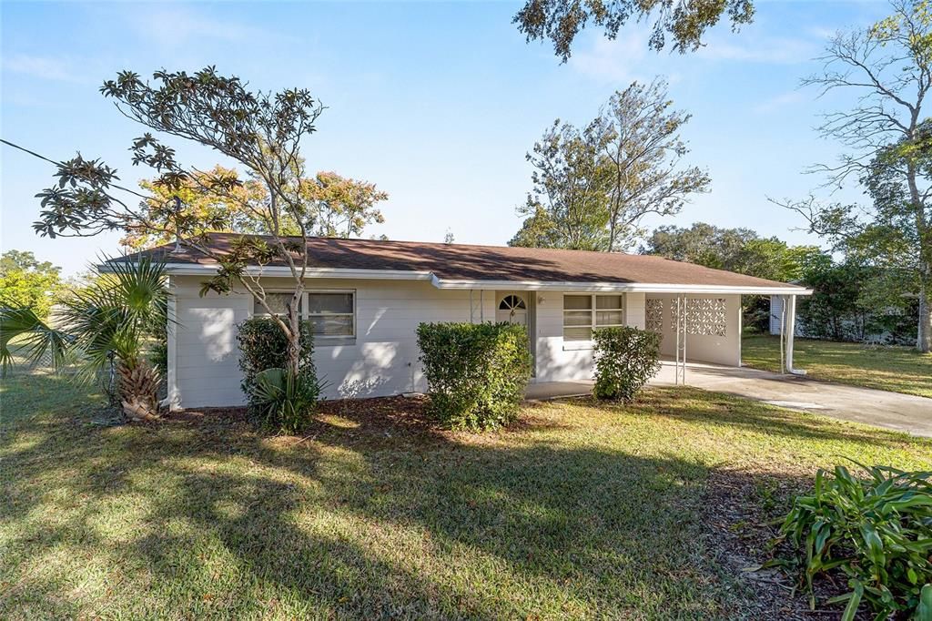 For Sale: $205,000 (2 beds, 1 baths, 816 Square Feet)