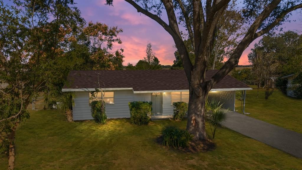 For Sale: $205,000 (2 beds, 1 baths, 816 Square Feet)