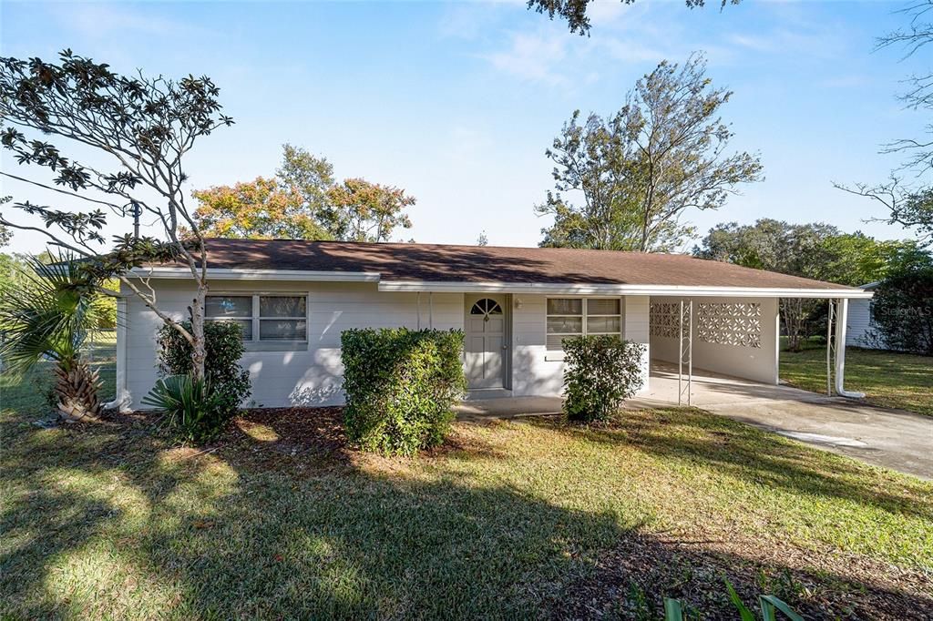 For Sale: $205,000 (2 beds, 1 baths, 816 Square Feet)