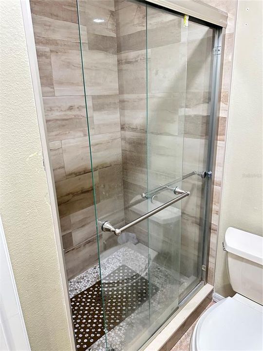 For Rent: $2,075 (4 beds, 2 baths, 1991 Square Feet)