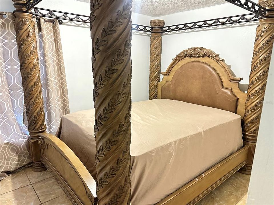 For Rent: $2,075 (4 beds, 2 baths, 1991 Square Feet)