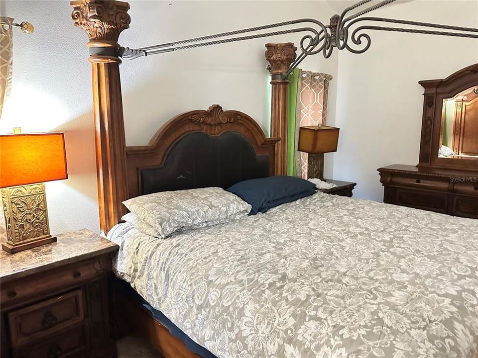 For Rent: $2,075 (4 beds, 2 baths, 1991 Square Feet)