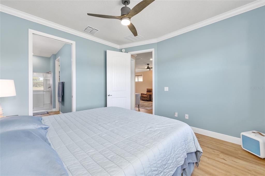 Под контрактом: $259,900 (2 спален, 2 ванн, 1305 Квадратных фут)