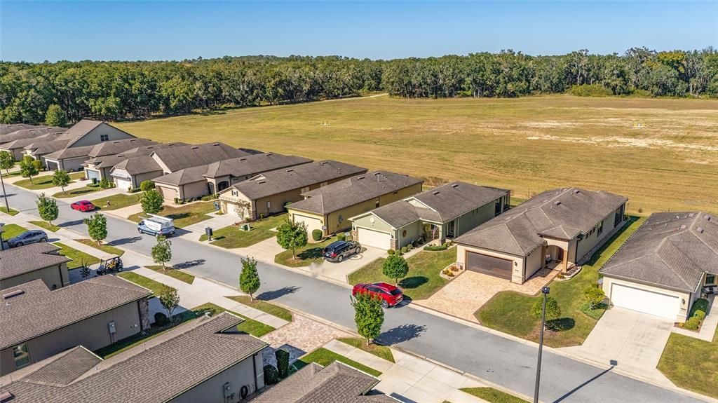 Под контрактом: $259,900 (2 спален, 2 ванн, 1305 Квадратных фут)