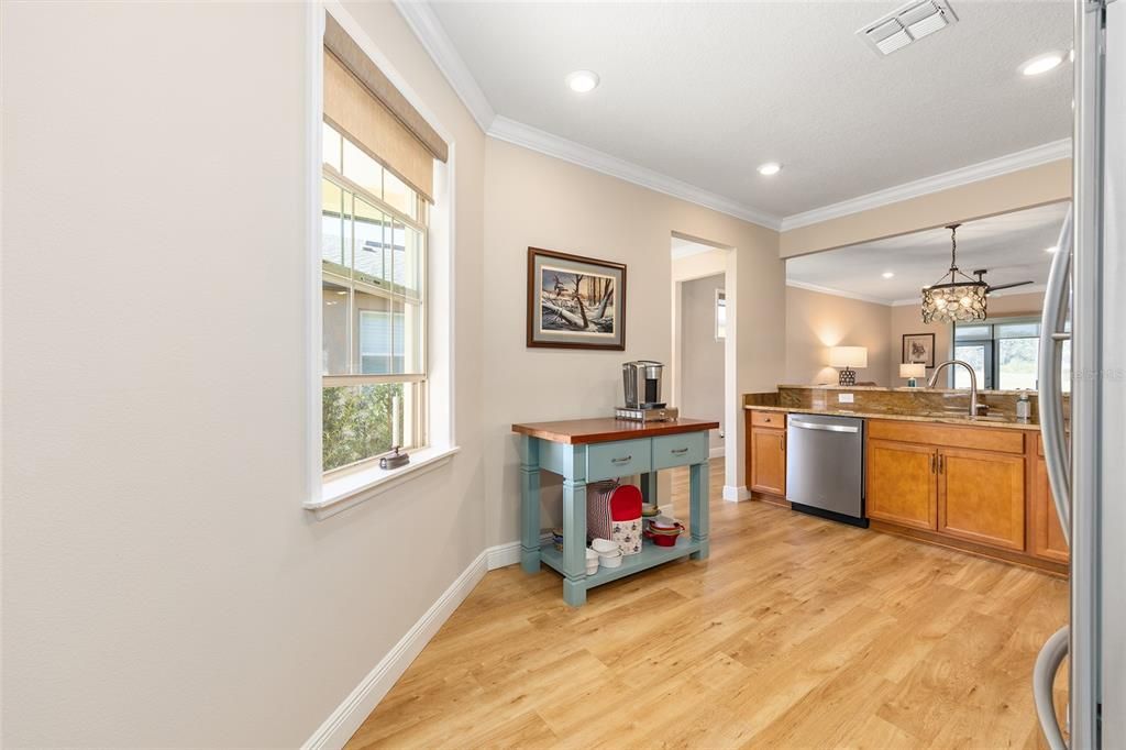 Под контрактом: $259,900 (2 спален, 2 ванн, 1305 Квадратных фут)