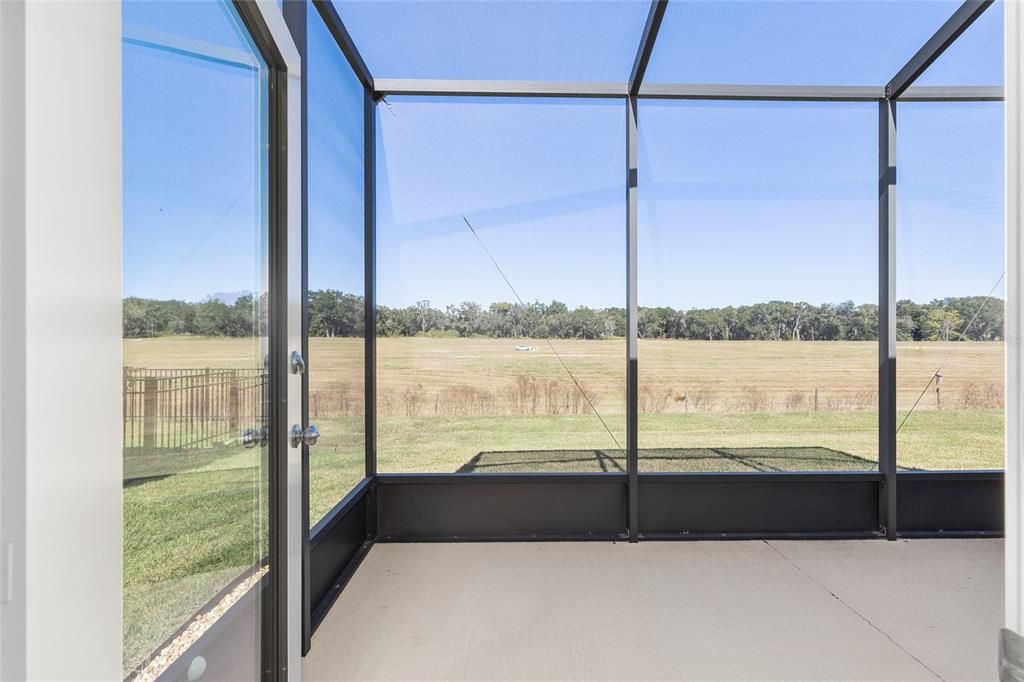 Под контрактом: $259,900 (2 спален, 2 ванн, 1305 Квадратных фут)