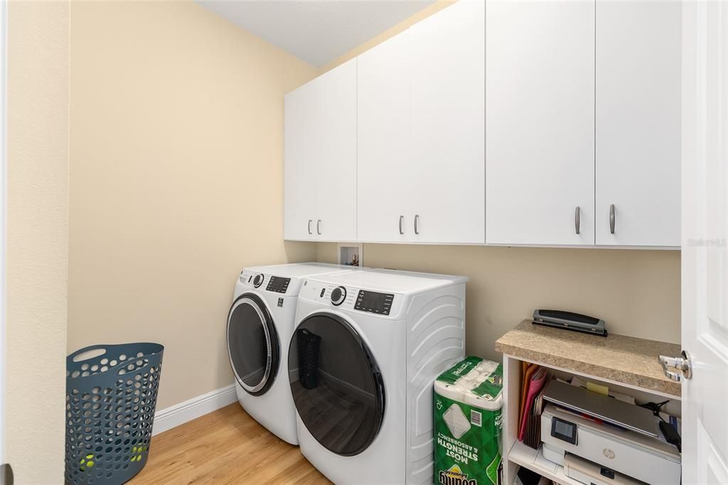 Под контрактом: $259,900 (2 спален, 2 ванн, 1305 Квадратных фут)