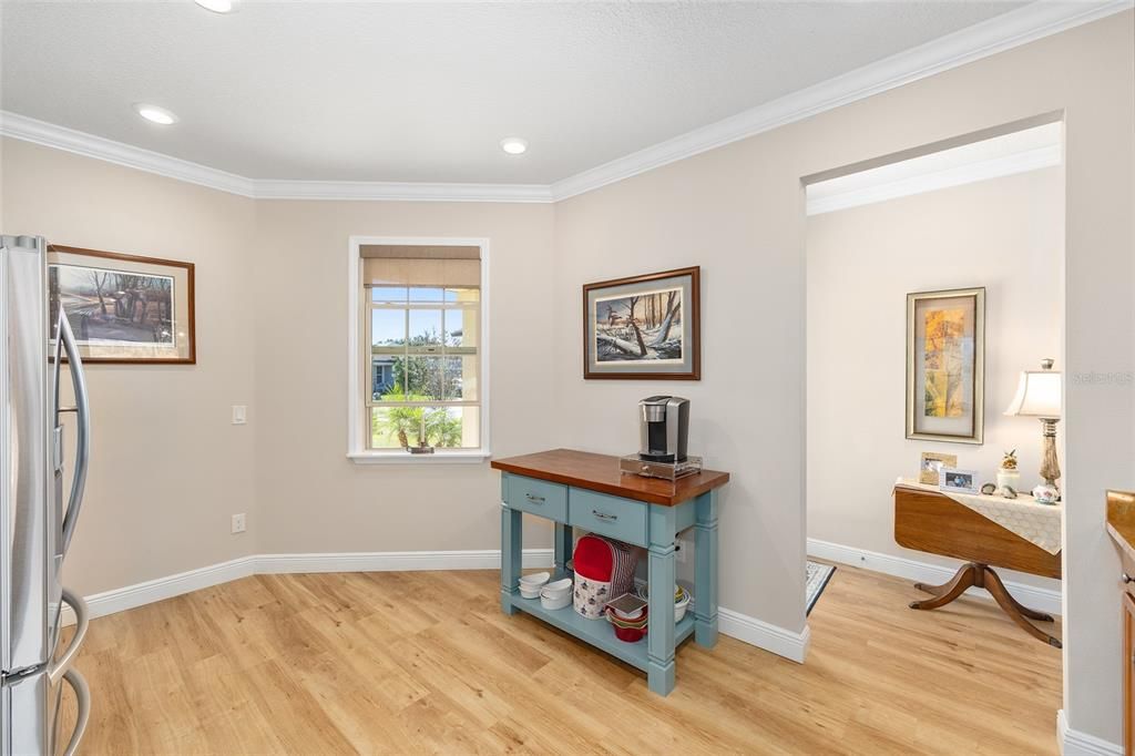 Под контрактом: $259,900 (2 спален, 2 ванн, 1305 Квадратных фут)