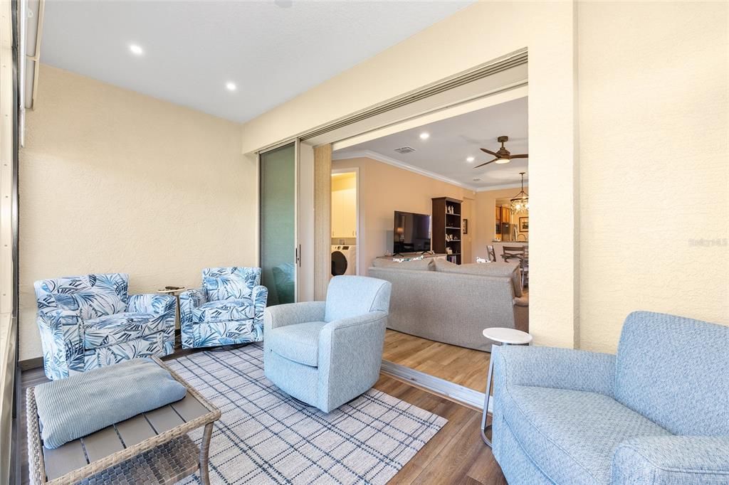 Под контрактом: $259,900 (2 спален, 2 ванн, 1305 Квадратных фут)