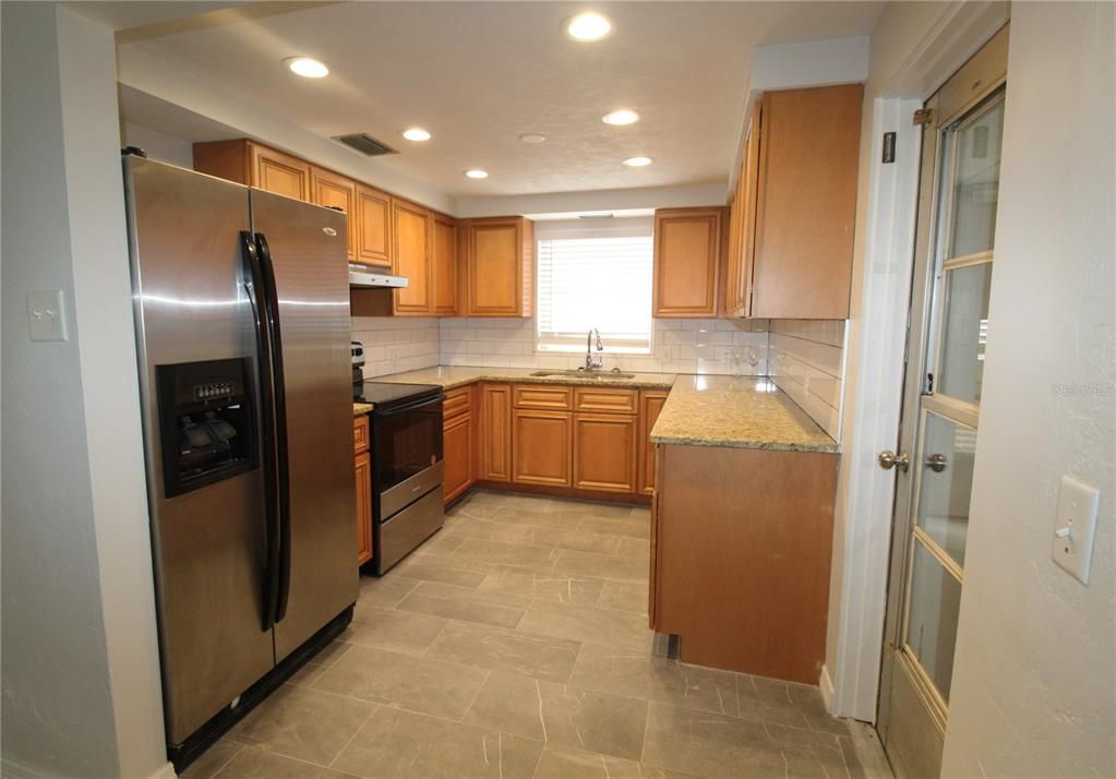 For Rent: $3,500 (3 beds, 2 baths, 1608 Square Feet)