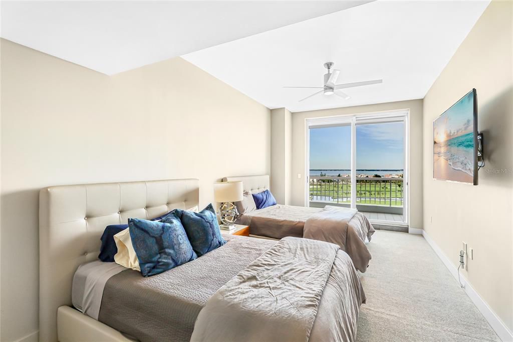 На продажу: $2,999,999 (3 спален, 3 ванн, 2780 Квадратных фут)