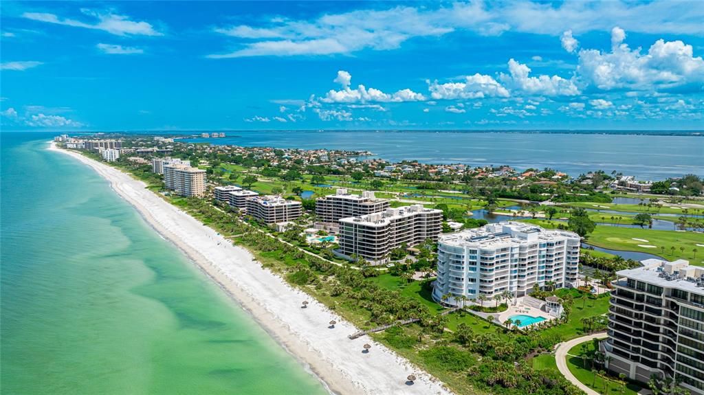 На продажу: $2,999,999 (3 спален, 3 ванн, 2780 Квадратных фут)