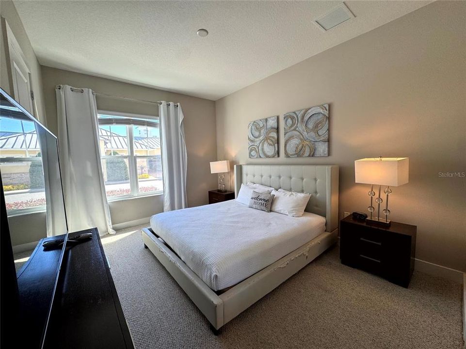 For Rent: $3,000 (6 beds, 7 baths, 2830 Square Feet)