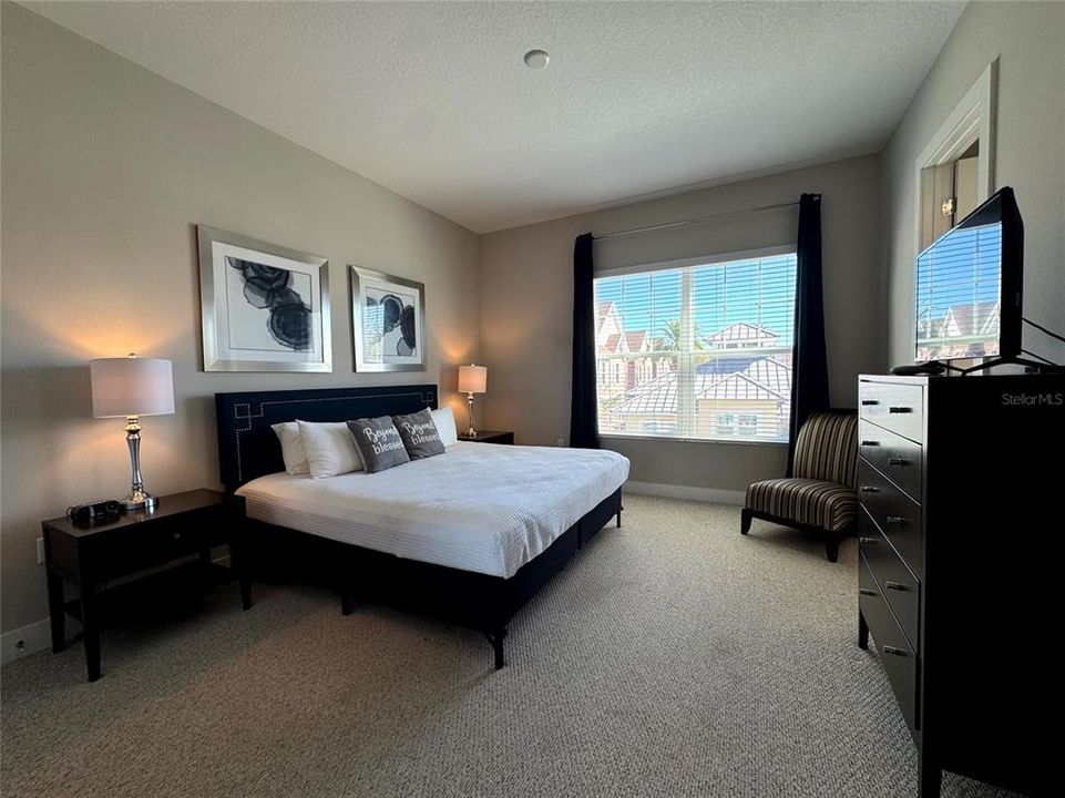 For Rent: $3,000 (6 beds, 7 baths, 2830 Square Feet)