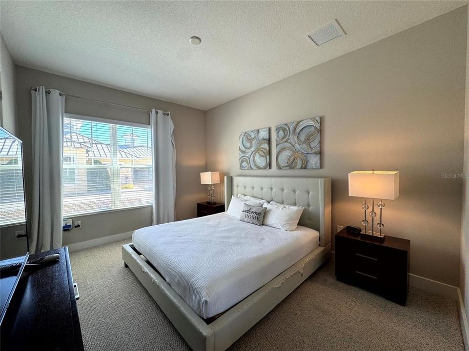 For Rent: $3,000 (6 beds, 7 baths, 2830 Square Feet)