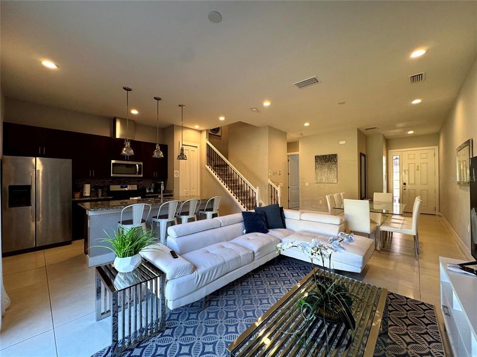 For Rent: $3,000 (6 beds, 7 baths, 2830 Square Feet)