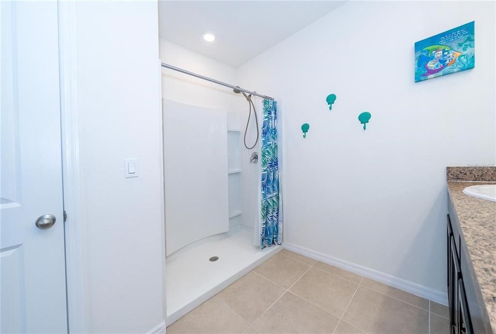 На продажу: $389,000 (3 спален, 2 ванн, 1690 Квадратных фут)