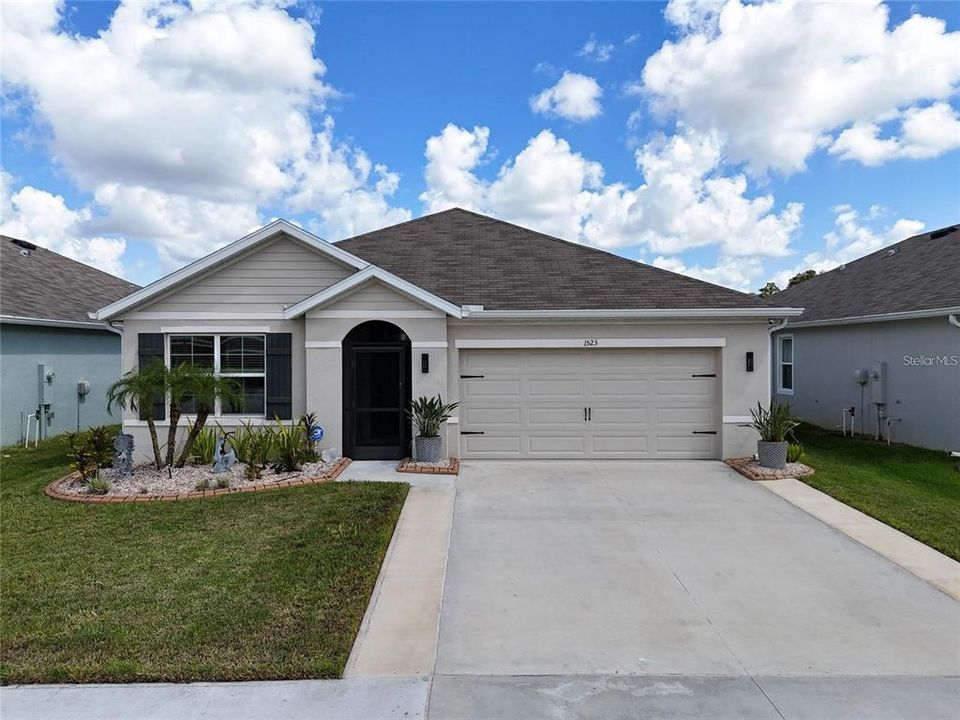 На продажу: $389,000 (3 спален, 2 ванн, 1690 Квадратных фут)