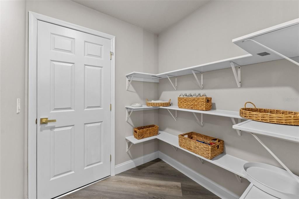 На продажу: $499,900 (3 спален, 2 ванн, 1684 Квадратных фут)