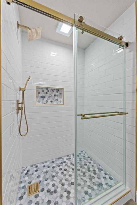 На продажу: $499,900 (3 спален, 2 ванн, 1684 Квадратных фут)