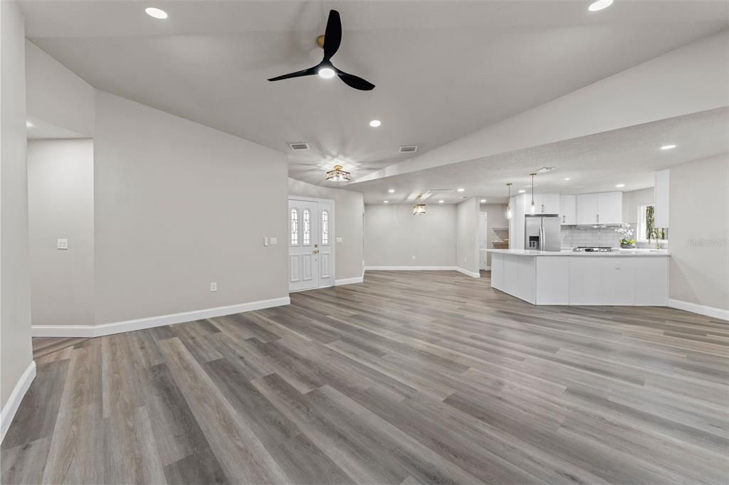 На продажу: $499,900 (3 спален, 2 ванн, 1684 Квадратных фут)