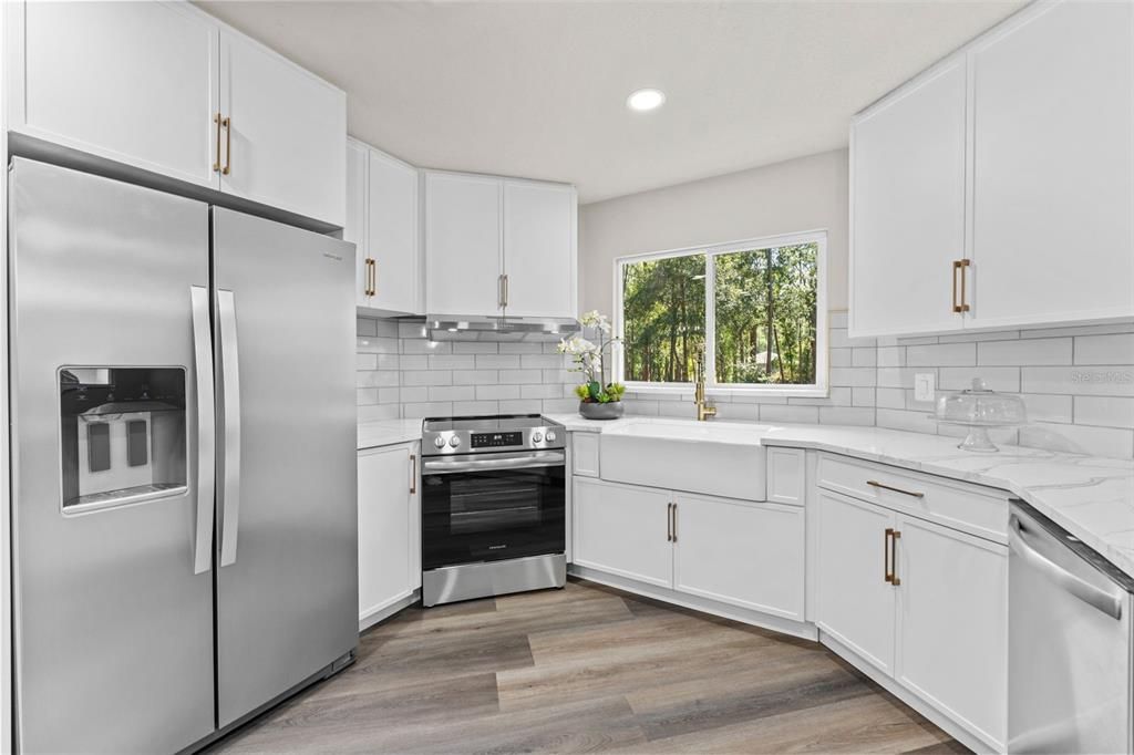 На продажу: $499,900 (3 спален, 2 ванн, 1684 Квадратных фут)