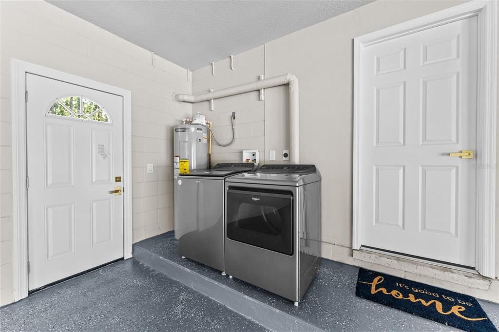 На продажу: $499,900 (3 спален, 2 ванн, 1684 Квадратных фут)