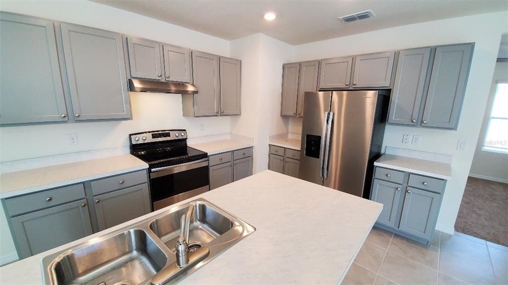 For Rent: $2,200 (2 beds, 2 baths, 1614 Square Feet)