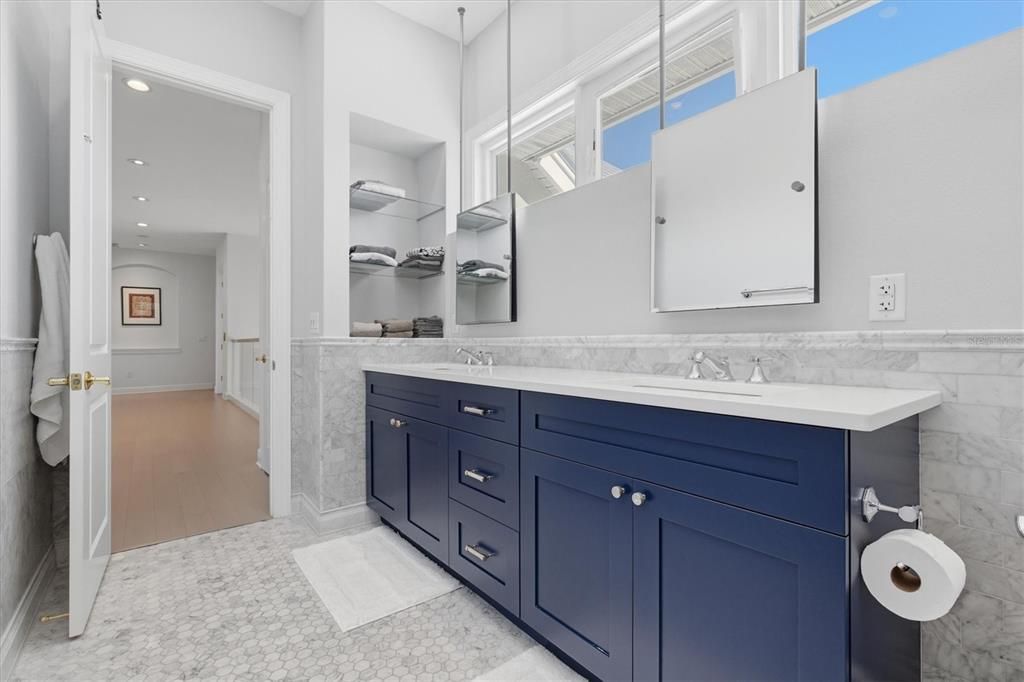 En Venta: $3,850,000 (5 camas, 3 baños, 5593 Pies cuadrados)