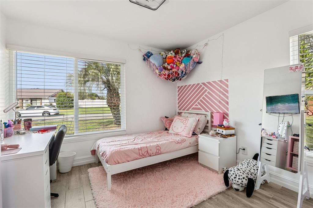 待售: $245,000 (2 贝兹, 1 浴室, 1270 平方英尺)