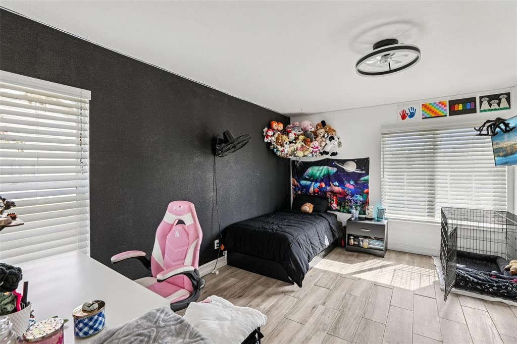 待售: $245,000 (2 贝兹, 1 浴室, 1270 平方英尺)