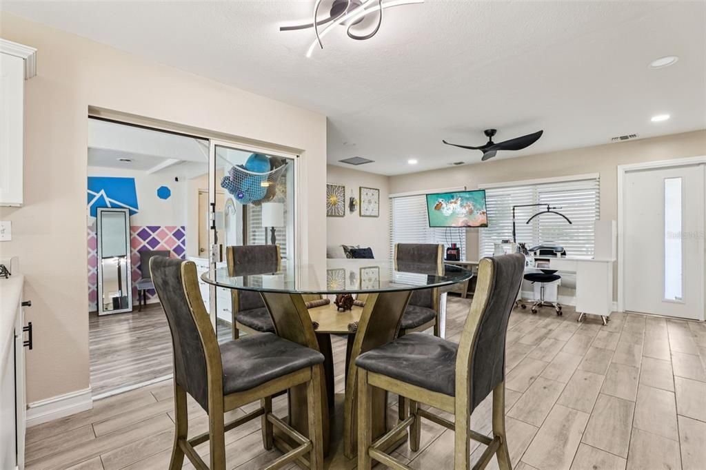 待售: $245,000 (2 贝兹, 1 浴室, 1270 平方英尺)