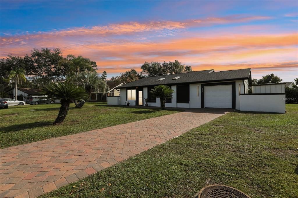 待售: $245,000 (2 贝兹, 1 浴室, 1270 平方英尺)