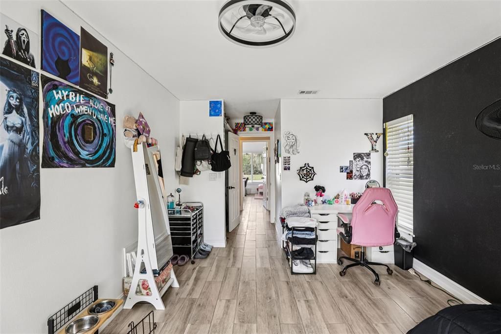 待售: $245,000 (2 贝兹, 1 浴室, 1270 平方英尺)