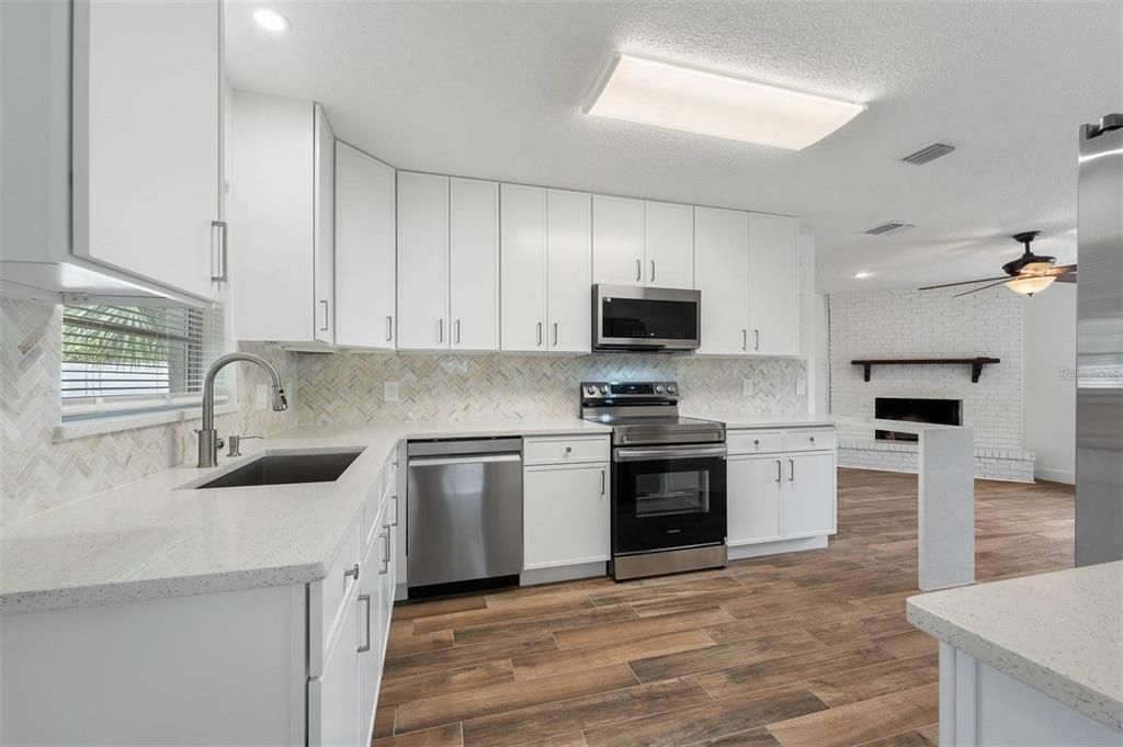 待售: $495,000 (3 贝兹, 2 浴室, 1700 平方英尺)