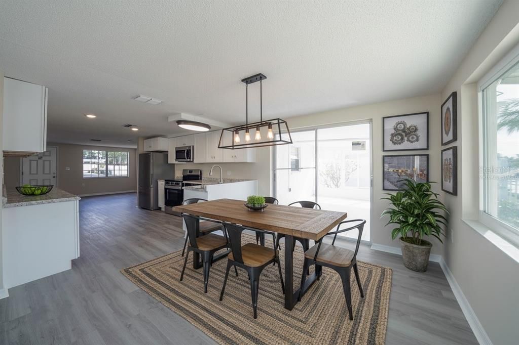 待售: $349,000 (3 贝兹, 2 浴室, 1284 平方英尺)