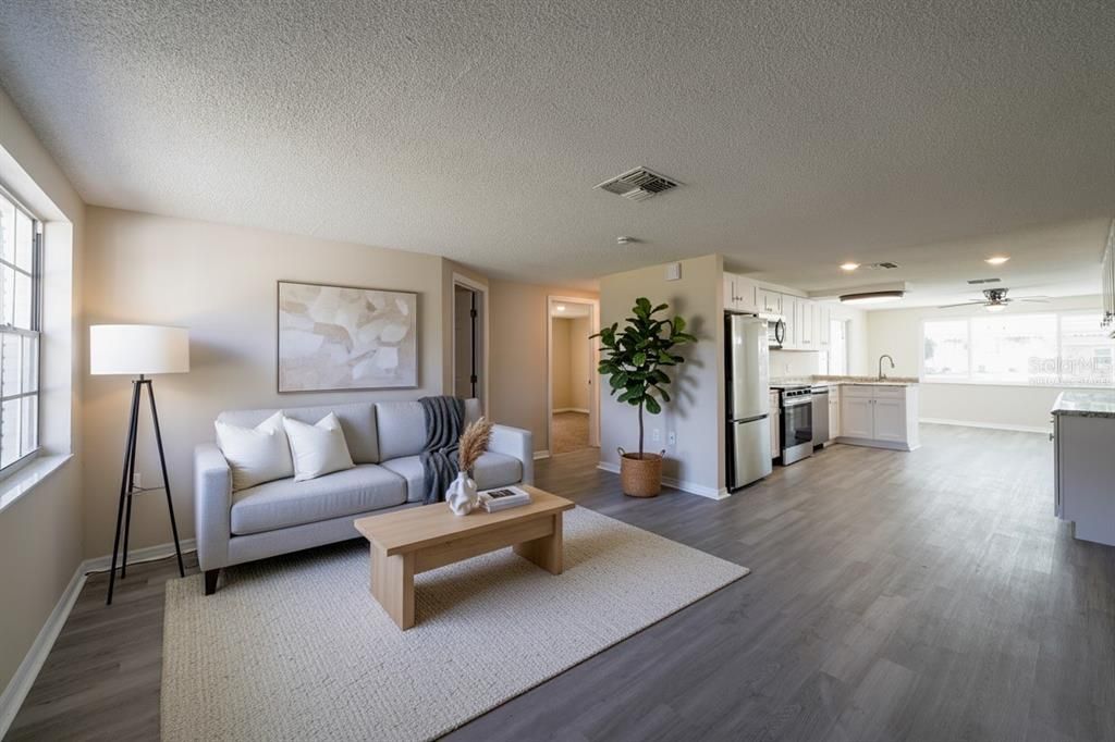 待售: $349,000 (3 贝兹, 2 浴室, 1284 平方英尺)