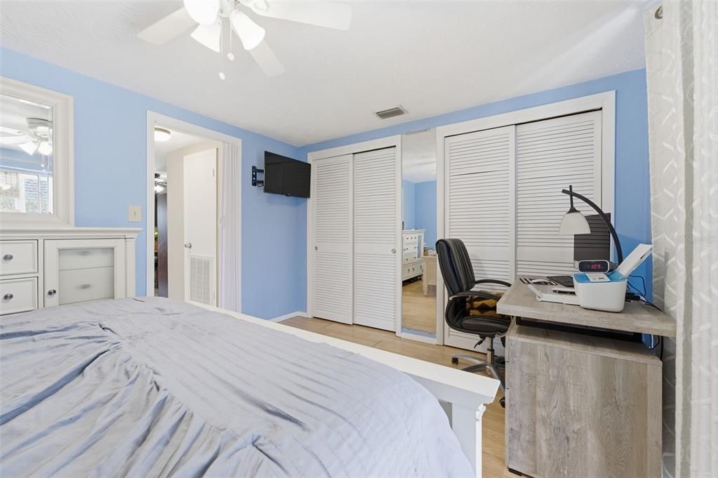 待售: $83,000 (1 贝兹, 1 浴室, 624 平方英尺)