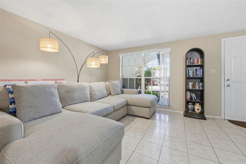 待售: $83,000 (1 贝兹, 1 浴室, 624 平方英尺)